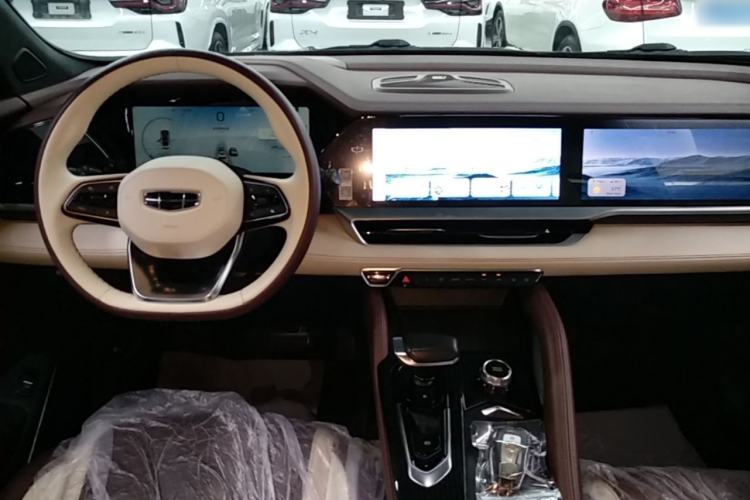 Used Geely Auto Monjaro L 2021 2.0TD DCT EVO Two-Wheel Drive Prestige Version Center Console