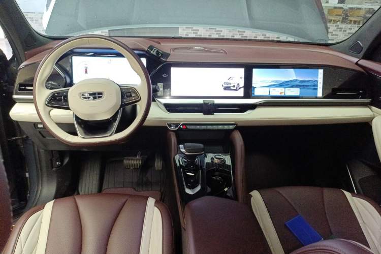 Used Geely Auto Monjaro L 2021 2.0TD DCT EVO Two-Wheel Drive Prestige Version Center Console