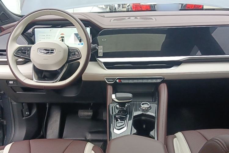 Used Geely Auto Monjaro L 2021 2.0TD DCT EVO Two-Wheel Drive Prestige Version Center Console