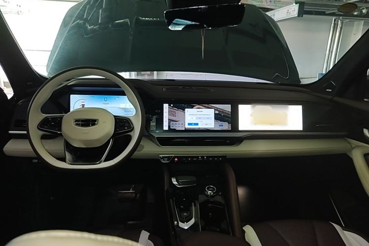 Used Geely Auto Monjaro L 2021 2.0TD DCT EVO Two-Wheel Drive Smart Luxury Version Center Console