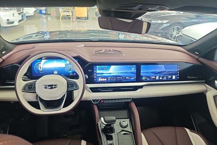 Used Geely Auto Monjaro L 2021 2.0TD DCT EVO Two-Wheel Drive Smart Luxury Version Center Console