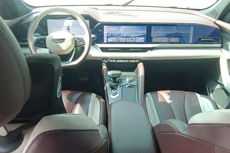 Used Geely Auto Monjaro L 2021 2.0TD DCT EVO Two-Wheel Drive Prestige Version Center Console