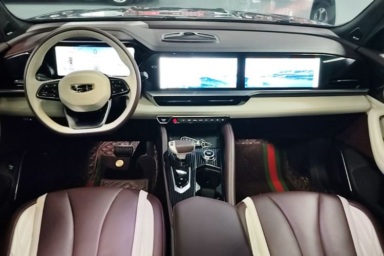 Used Geely Auto Monjaro L 2021 2.0TD DCT EVO Two-Wheel Drive Smart Luxury Version Center Console