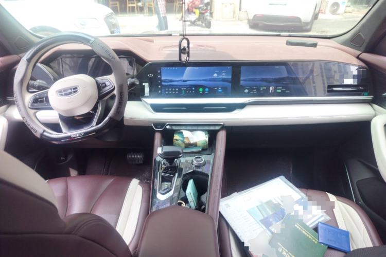 Used Geely Auto Monjaro L 2021 2.0TD DCT EVO Two-Wheel Drive Prestige Version Center Console