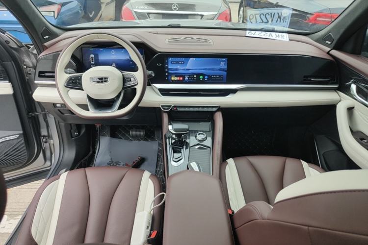 Used Geely Auto Monjaro L 2021 2.0TD DCT EVO Two-Wheel Drive Smart Luxury Version Center Console