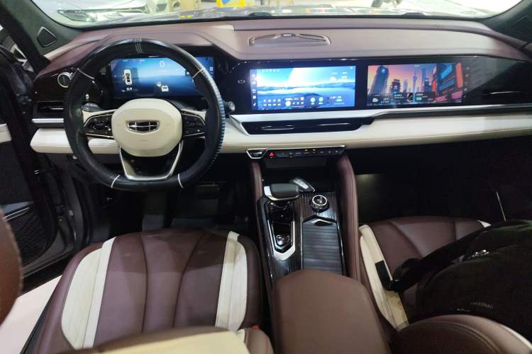 Used Geely Auto Monjaro L 2021 2.0TD DCT EVO Two-Wheel Drive Prestige Version Center Console