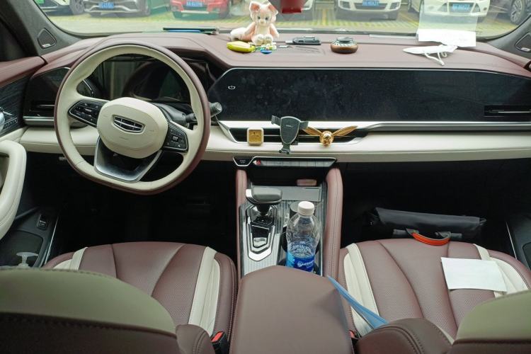 Used Geely Auto Monjaro L 2021 2.0TD DCT EVO Two-Wheel Drive Smart Luxury Version Center Console