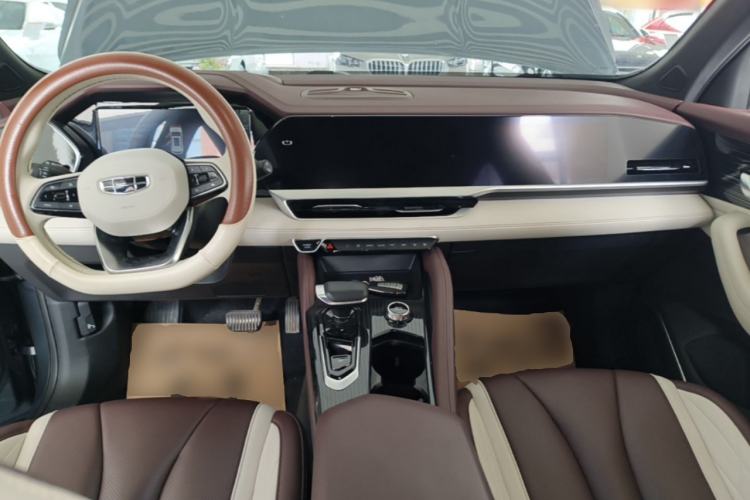 Used Geely Auto Monjaro L 2021 2.0TD DCT EVO Two-Wheel Drive Prestige Version Center Console