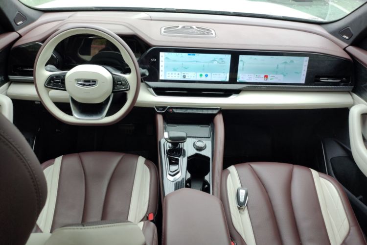 Used Geely Auto Monjaro L 2021 2.0TD DCT EVO Two-Wheel Drive Smart Luxury Version Center Console