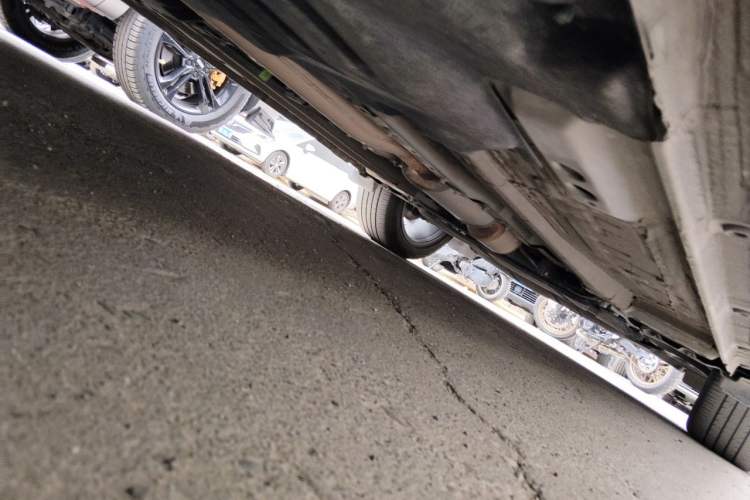 Used Geely Auto Monjaro L 2021 2.0TD DCT EVO Two-Wheel Drive Prestige Version Chassis Rear Right