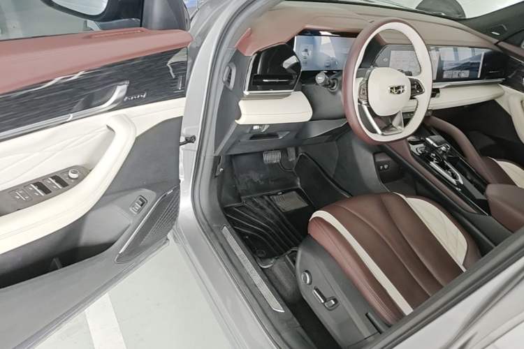 Used Geely Auto Monjaro L 2021 2.0TD High-Power Automatic All-Wheel Drive Luxury Version Driver Seat