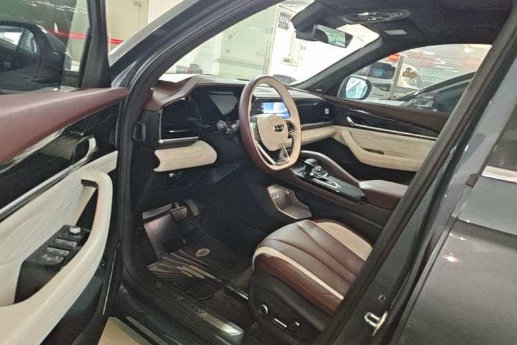 Used Geely Auto Monjaro L 2021 2.0TD High-Power Automatic All-Wheel Drive Luxury Version Driver Seat