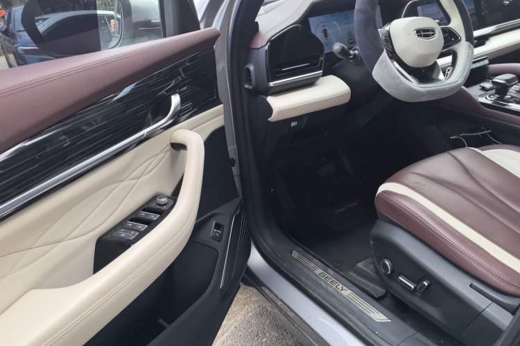 Used Geely Auto Monjaro L 2021 2.0TD DCT EVO Two-Wheel Drive Smart Luxury Version Driver Seat