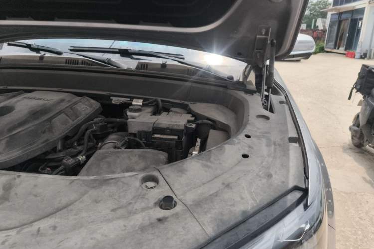 Used Geely Auto Monjaro L 2021 2.0TD DCT EVO Two-Wheel Drive Smart Luxury Version Engine Bay Left