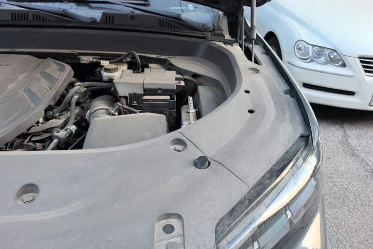 Used Geely Auto Monjaro L 2021 2.0TD DCT EVO Two-Wheel Drive Prestige Version Engine Bay Left