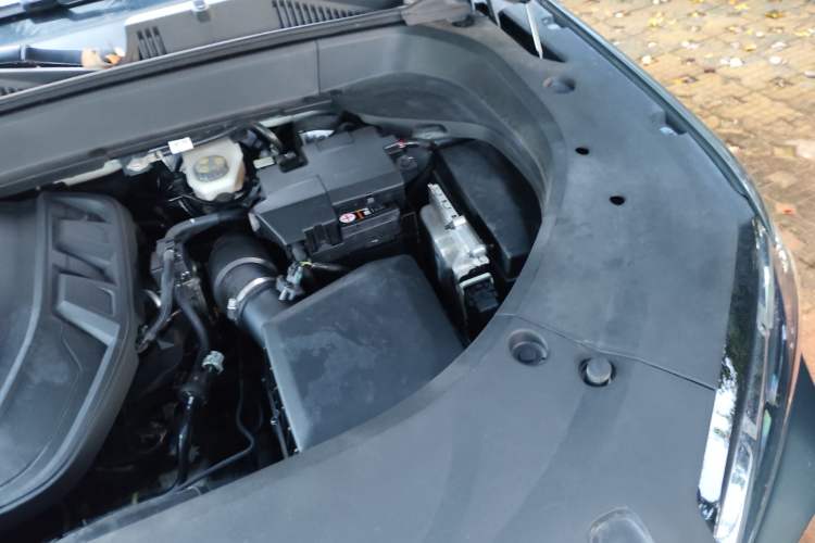 Used Geely Auto Monjaro L 2021 2.0TD DCT EVO Two-Wheel Drive Prestige Version Engine Bay Left