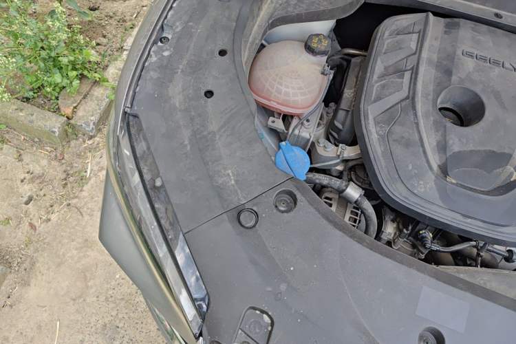 Used Geely Auto Monjaro L 2021 2.0TD DCT EVO Two-Wheel Drive Prestige Version Engine Bay Right