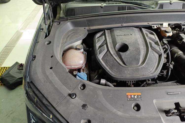 Used Geely Auto Monjaro L 2021 2.0TD DCT EVO Two-Wheel Drive Prestige Version Engine Bay Right