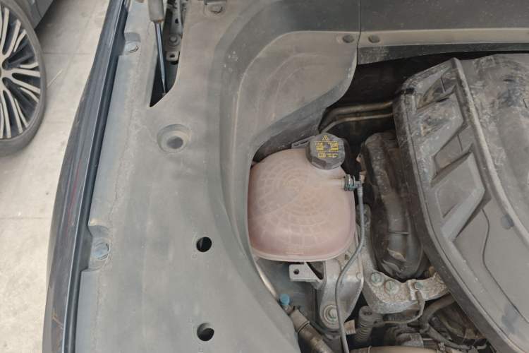 Used Geely Auto Monjaro L 2021 2.0TD DCT EVO Two-Wheel Drive Prestige Version Engine Bay Right