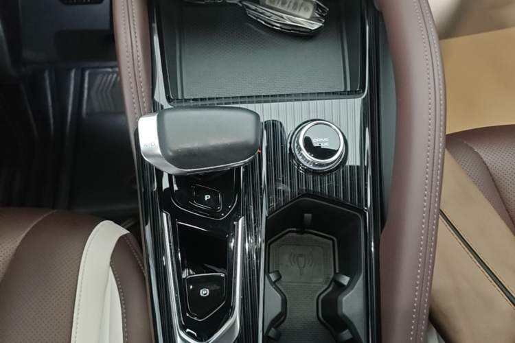 Used Geely Auto Monjaro L 2021 2.0TD High-Power Automatic All-Wheel Drive Luxury Version Gear Lever