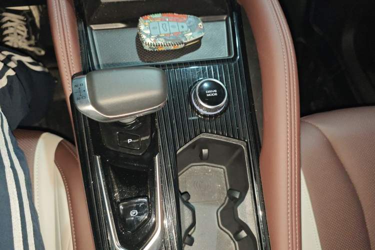 Used Geely Auto Monjaro L 2021 2.0TD DCT EVO Two-Wheel Drive Smart Luxury Version Gear Lever