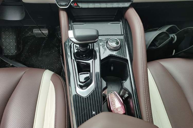 Used Geely Auto Monjaro L 2021 2.0TD DCT EVO Two-Wheel Drive Smart Luxury Version Gear Lever