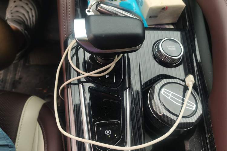 Used Geely Auto Monjaro L 2021 2.0TD DCT EVO Two-Wheel Drive Prestige Version Gear Lever