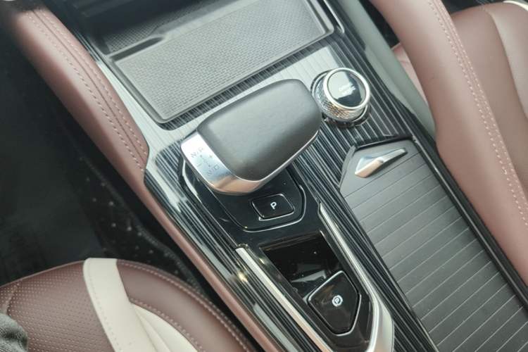 Used Geely Auto Monjaro L 2021 2.0TD DCT EVO Two-Wheel Drive Smart Luxury Version Gear Lever