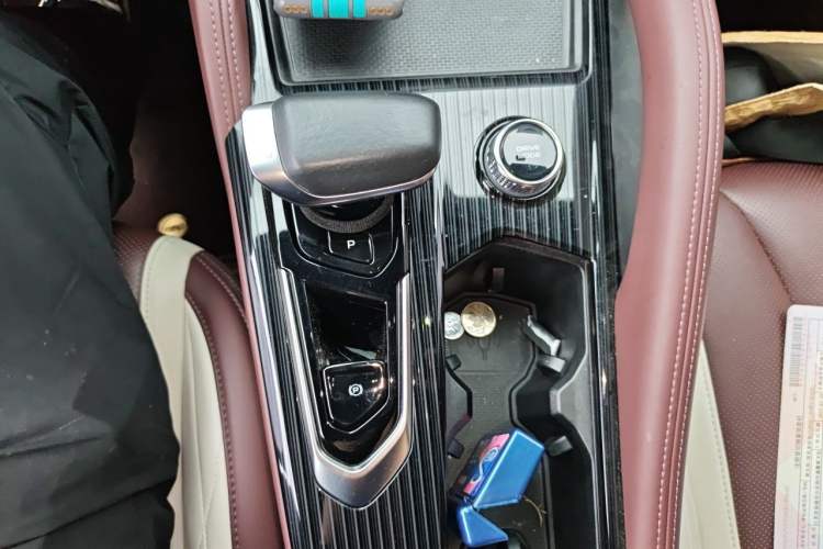 Used Geely Auto Monjaro L 2021 2.0TD DCT EVO Two-Wheel Drive Smart Luxury Version Gear Lever