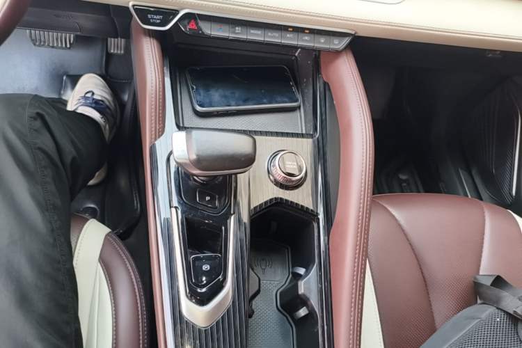 Used Geely Auto Monjaro L 2021 2.0TD DCT EVO Two-Wheel Drive Prestige Version Gear Lever