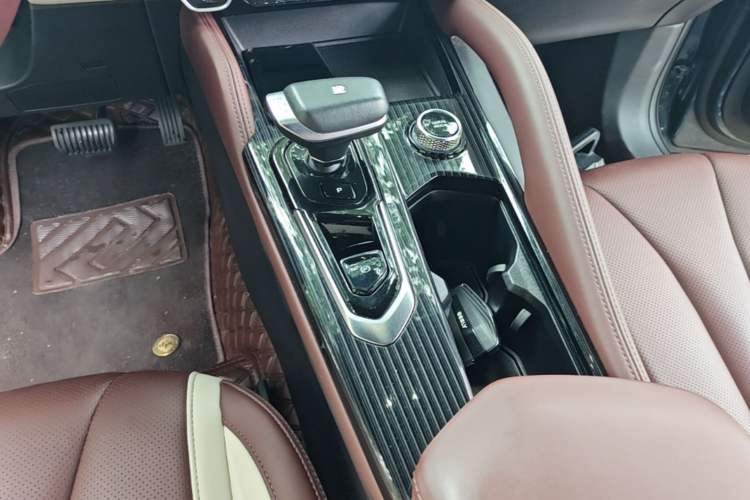 Used Geely Auto Monjaro L 2021 2.0TD DCT EVO Two-Wheel Drive Prestige Version Gear Lever