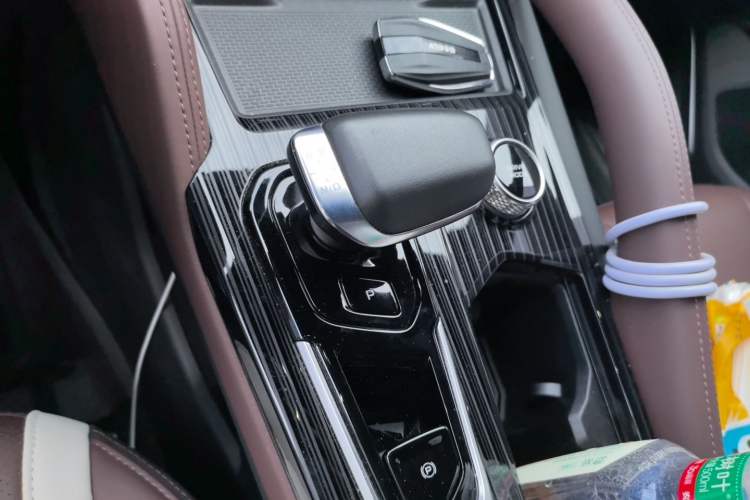 Used Geely Auto Monjaro L 2021 2.0TD DCT EVO Two-Wheel Drive Smart Luxury Version Gear Lever