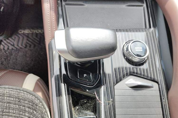 Used Geely Auto Monjaro L 2021 2.0TD DCT EVO Two-Wheel Drive Prestige Version Gear Lever