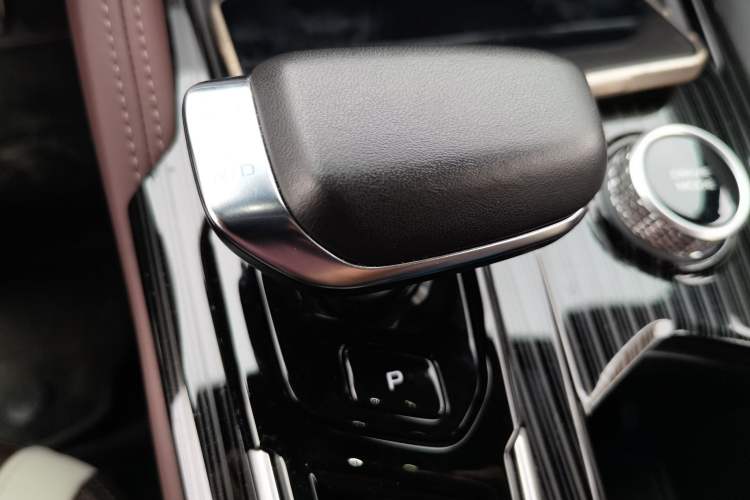 Used Geely Auto Monjaro L 2021 2.0TD DCT EVO Two-Wheel Drive Smart Luxury Version Gear Lever