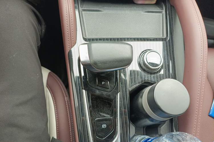 Used Geely Auto Monjaro L 2021 2.0TD DCT EVO Two-Wheel Drive Smart Luxury Version Gear Lever