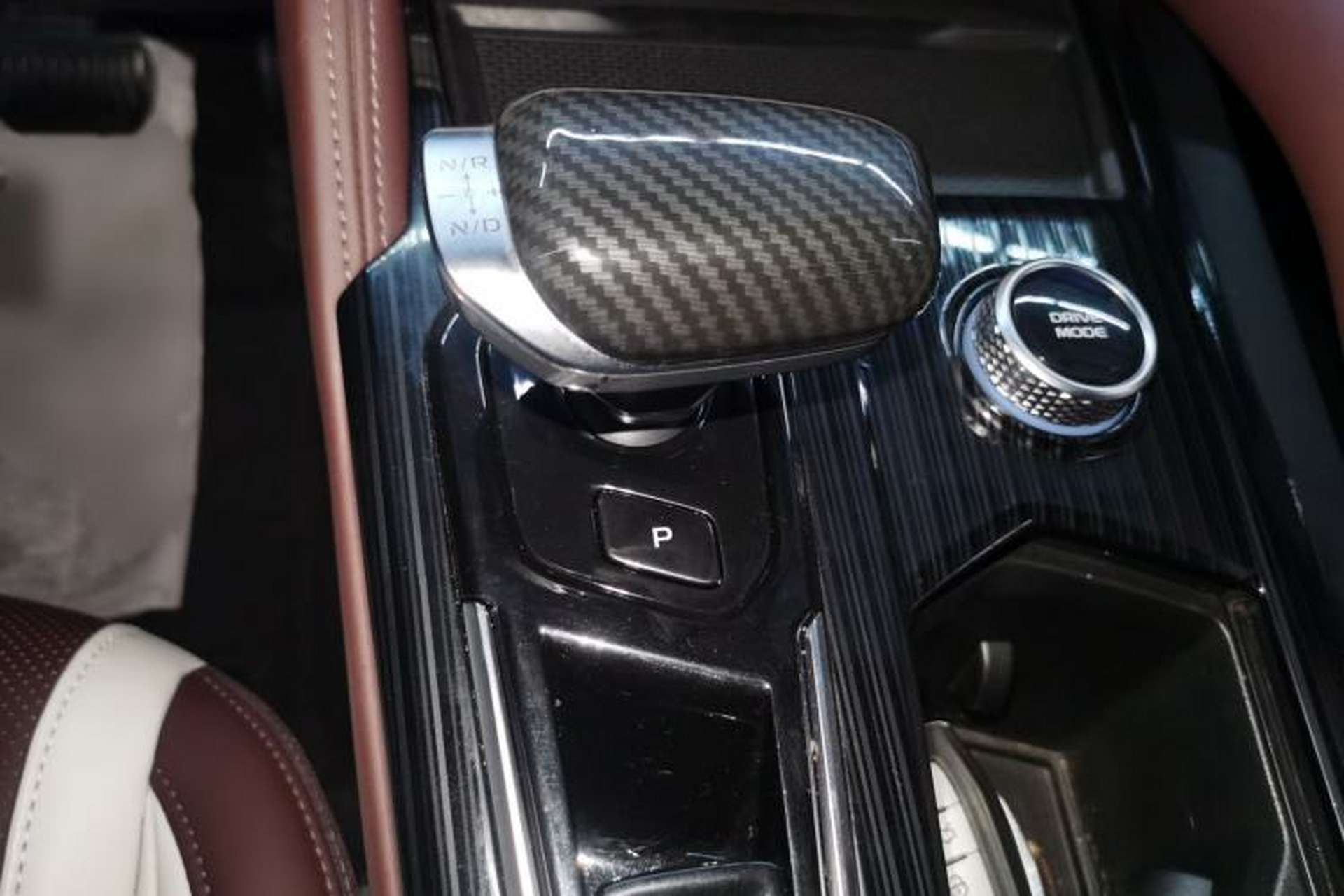 Used Geely Auto Monjaro L 2021 2.0TD DCT EVO Two-Wheel Drive Smart Luxury Version Gear Lever