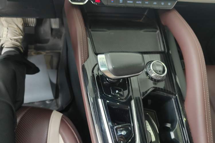 Used Geely Auto Monjaro L 2021 2.0TD DCT EVO Two-Wheel Drive Smart Luxury Version Gear Lever