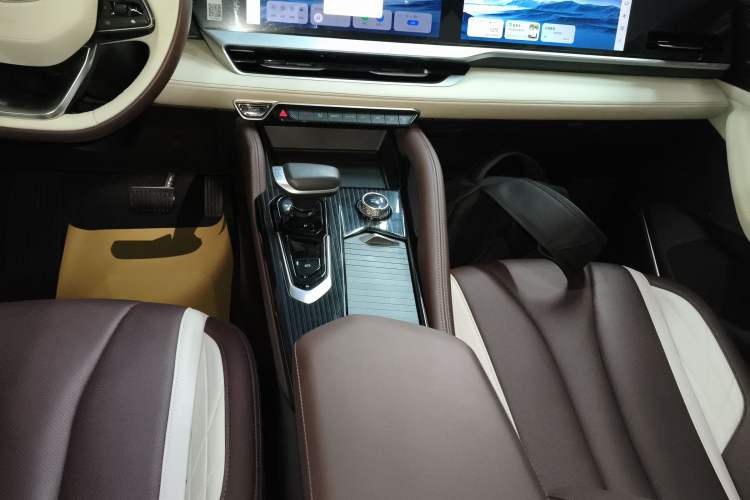 Used Geely Auto Monjaro L 2021 2.0TD DCT EVO Two-Wheel Drive Prestige Version Gear Lever