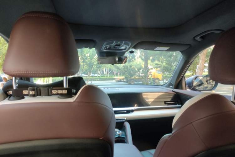 Used Geely Auto Monjaro L 2021 2.0TD High-Power Automatic All-Wheel Drive Luxury Version Headliner