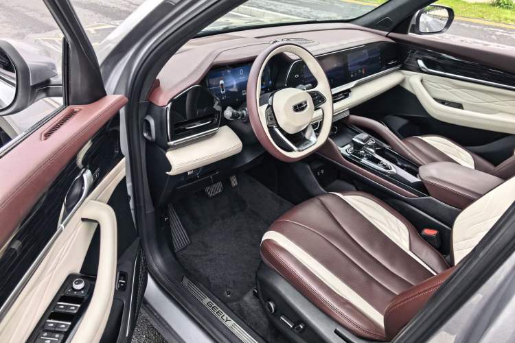 Used Geely Auto Monjaro L 2021 2.0TD DCT EVO Two-Wheel Drive Prestige Version Interior 2