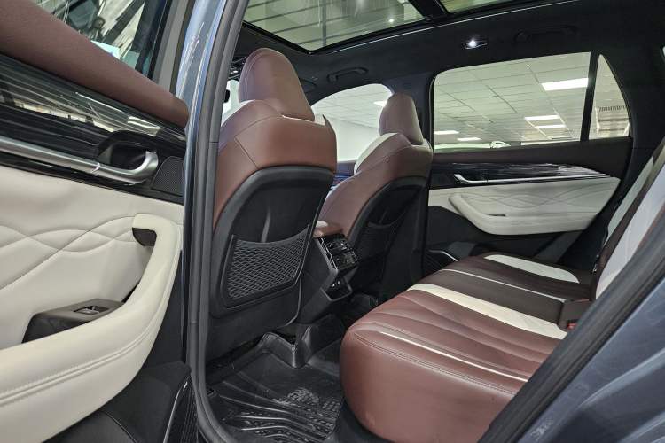 Used Geely Auto Monjaro L 2021 2.0TD DCT EVO Two-Wheel Drive Smart Luxury Version Interior 2