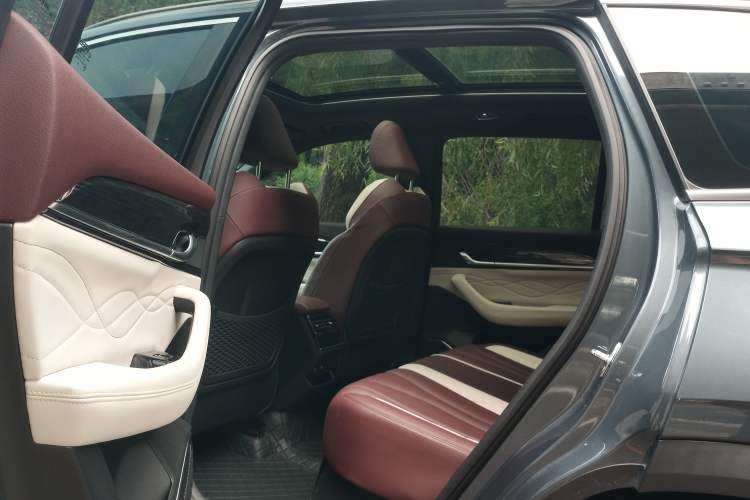 Used Geely Auto Monjaro L 2021 2.0TD DCT EVO Two-Wheel Drive Prestige Version Interior 5