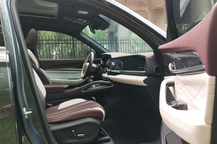 Used Geely Auto Monjaro L 2021 2.0TD DCT EVO Two-Wheel Drive Prestige Version Interior 8