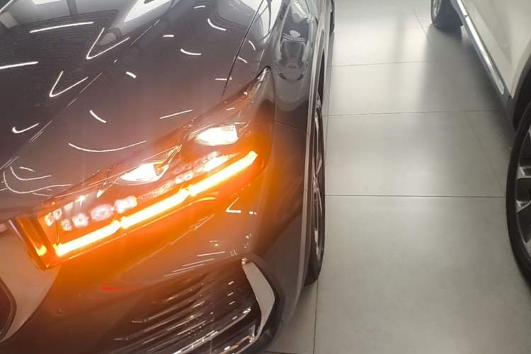 Used Geely Auto Monjaro L 2021 2.0TD DCT EVO Two-Wheel Drive Prestige Version Left Front Headlight