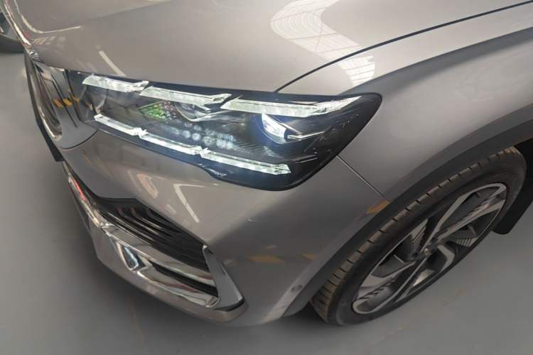 Used Geely Auto Monjaro L 2021 2.0TD DCT EVO Two-Wheel Drive Smart Luxury Version Left Front Headlight