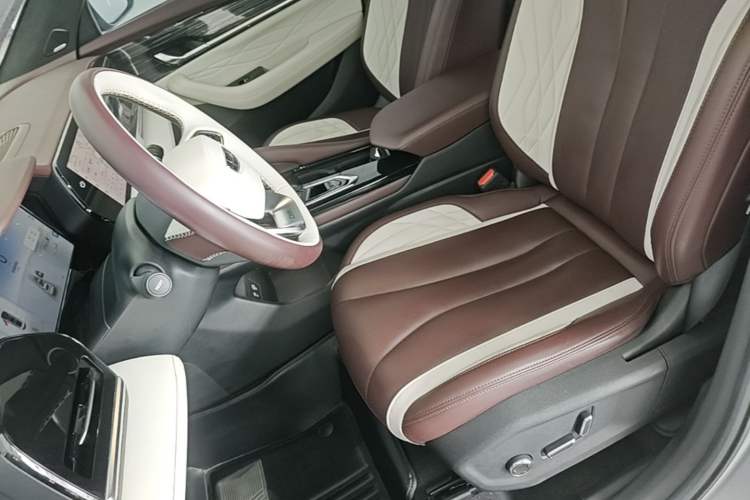 Used Geely Auto Monjaro L 2021 2.0TD High-Power Automatic All-Wheel Drive Luxury Version Left Front Seat