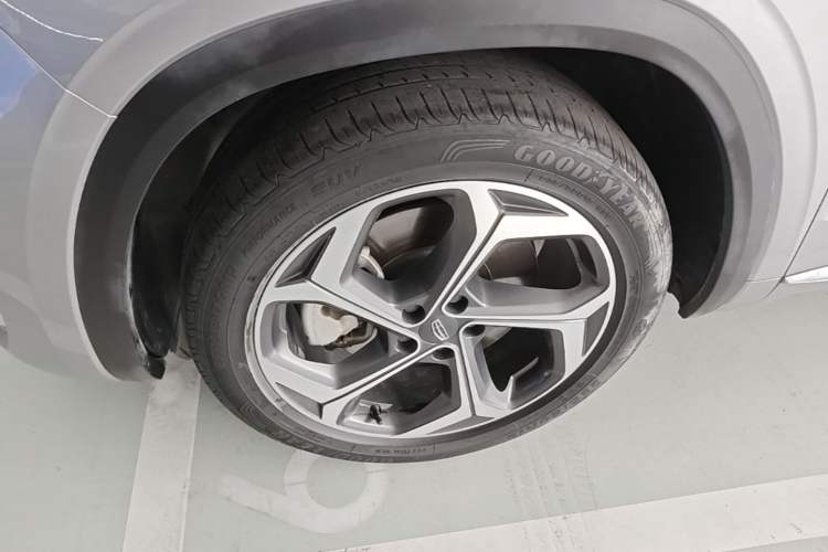 Used Geely Auto Monjaro L 2021 2.0TD High-Power Automatic All-Wheel Drive Luxury Version Left Front Wheel Hub