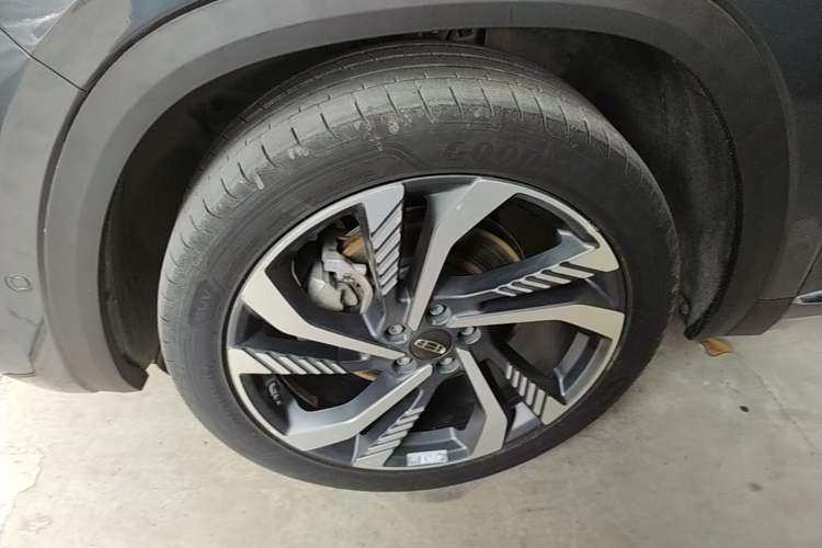 Used Geely Auto Monjaro L 2021 2.0TD DCT EVO Two-Wheel Drive Smart Luxury Version Left Front Wheel Hub