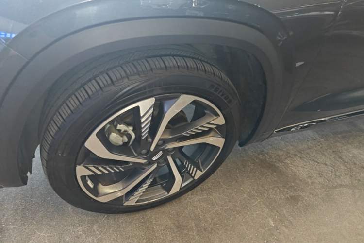 Used Geely Auto Monjaro L 2021 2.0TD DCT EVO Two-Wheel Drive Smart Luxury Version Left Front Wheel Hub