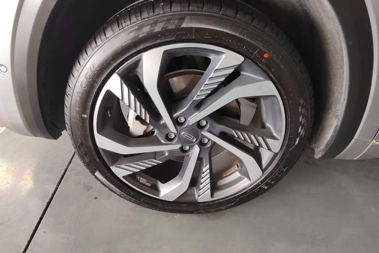 Used Geely Auto Monjaro L 2021 2.0TD DCT EVO Two-Wheel Drive Smart Luxury Version Left Front Wheel Hub